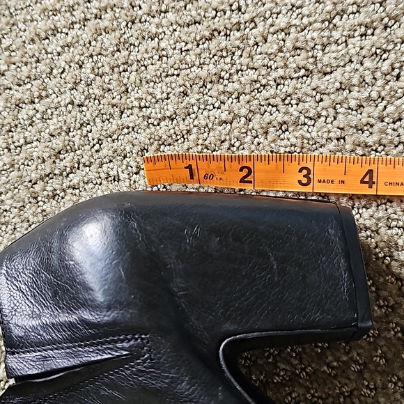 Vic Matie ladies heels with open toe. Black leather.  Great condition. Size 38 - Picture 11 of 11